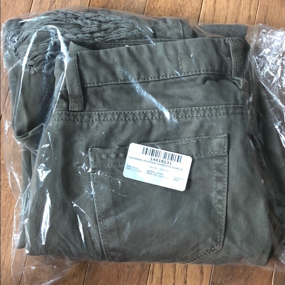 NWT BLANKNYC Distressed Boyfriend Dark Olive - Picture 4 of 4
